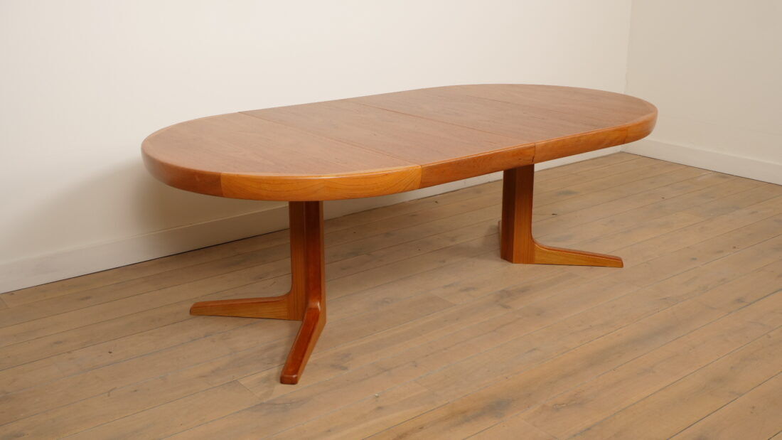 Vintage round dining table | extendable | teak | 120 cm - 220 cm