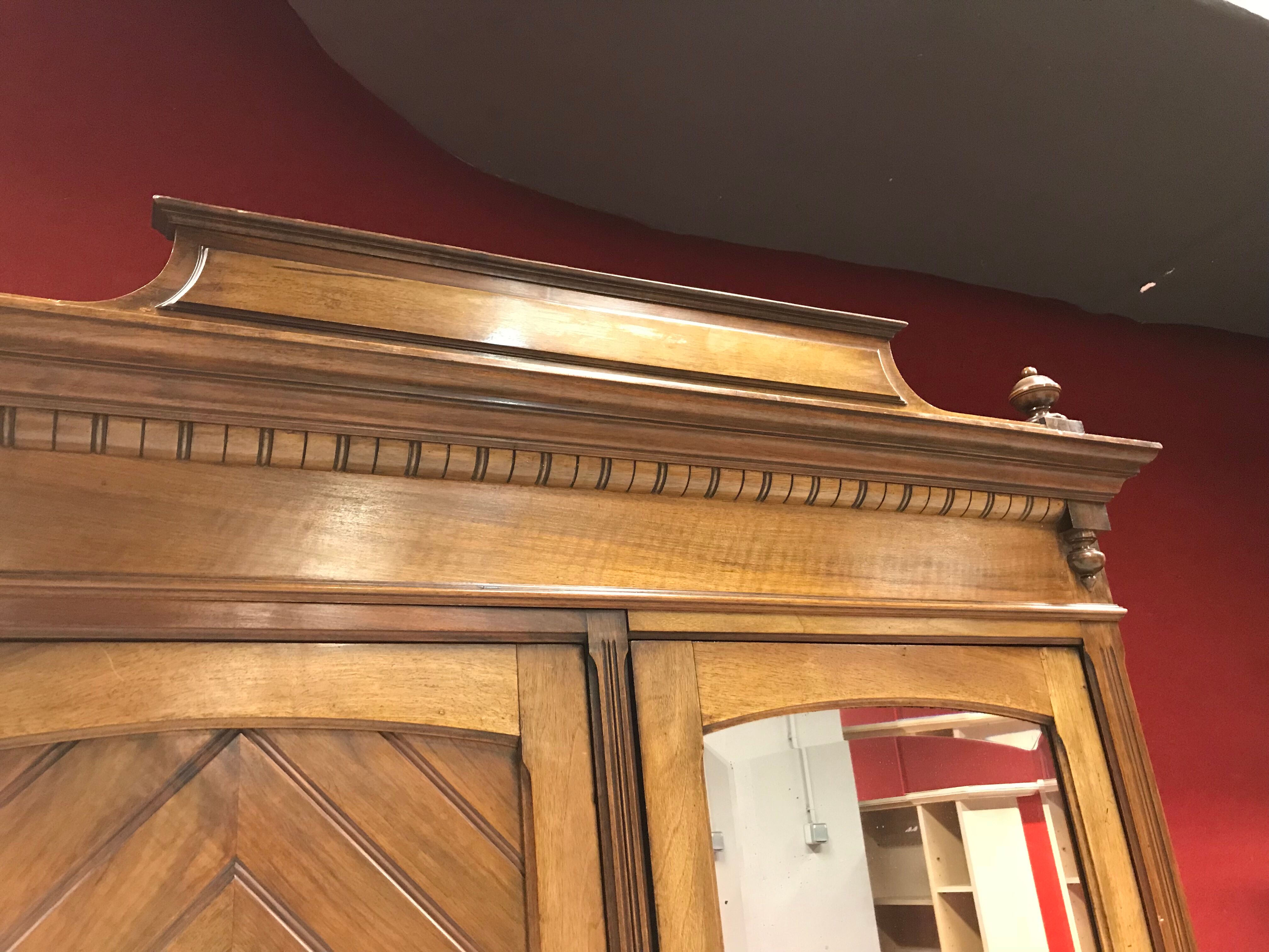 Wardrobe 1900 pichpin