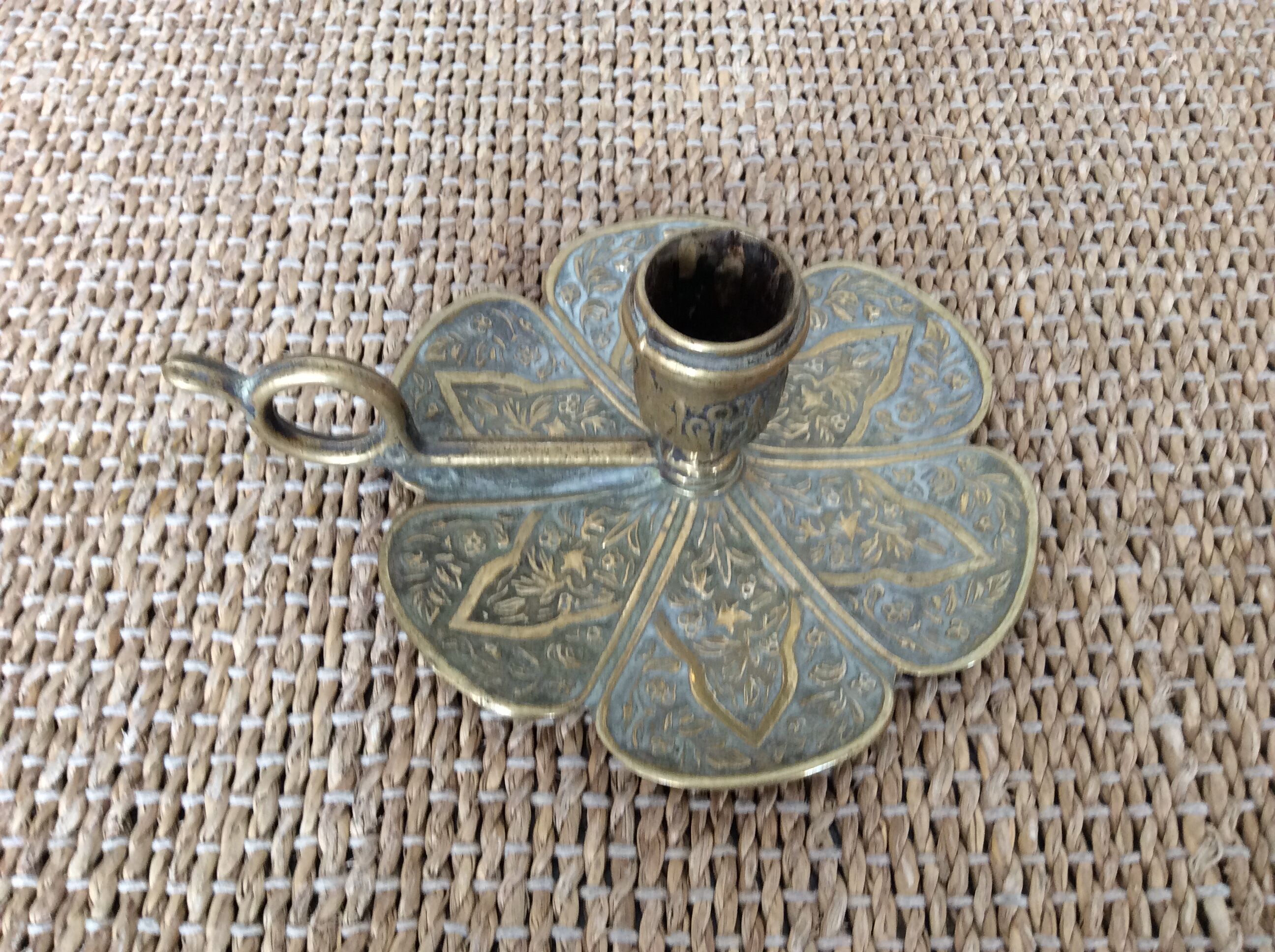 Cellar rat candle holder