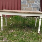 Farmhouse table with drawer