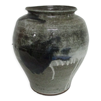 Ovoid vase in varnished sandstone