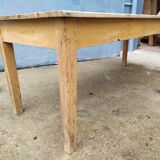 Farm table