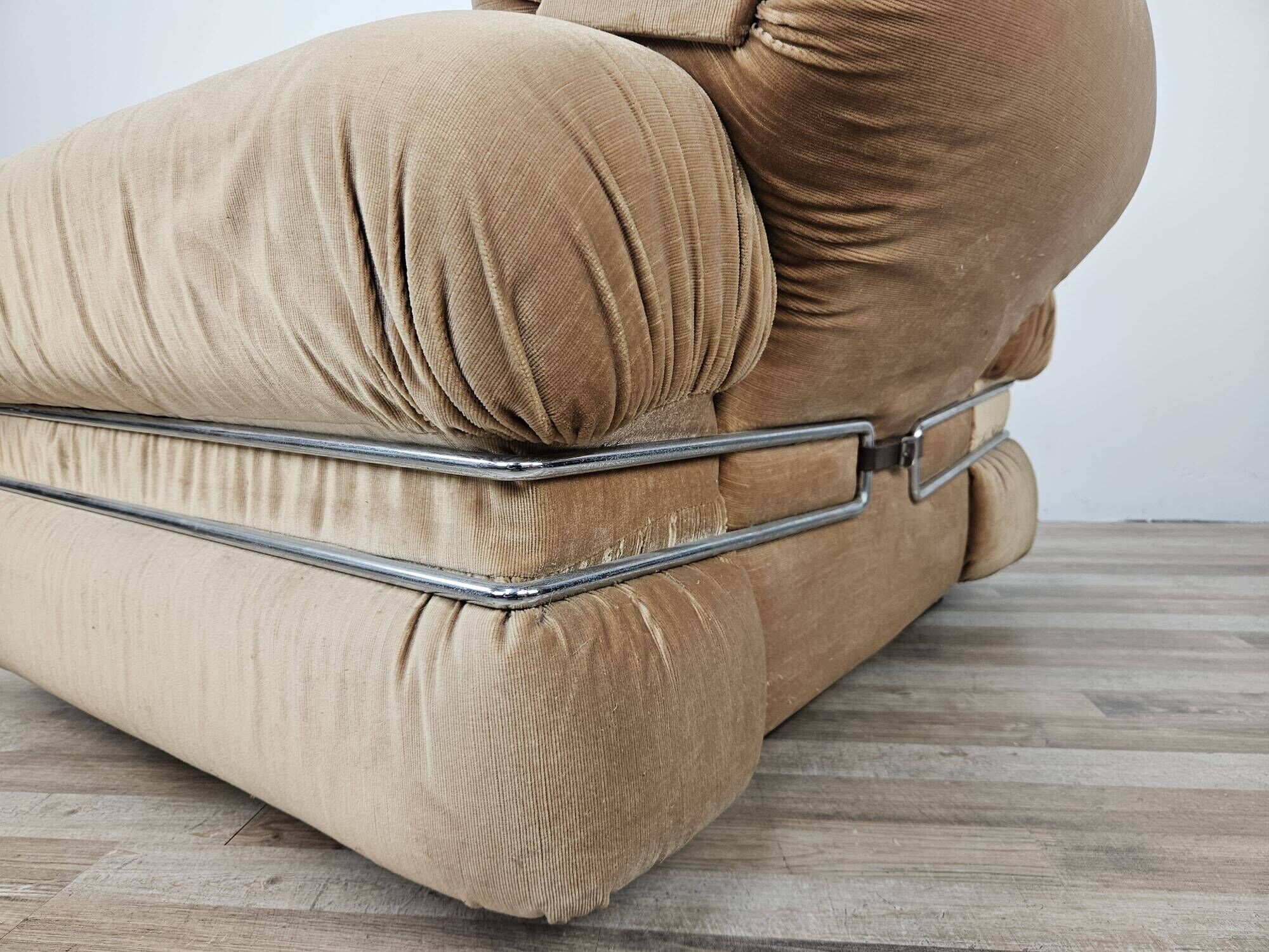 Fauteuil en tissu et acier tubulaire, années 1970