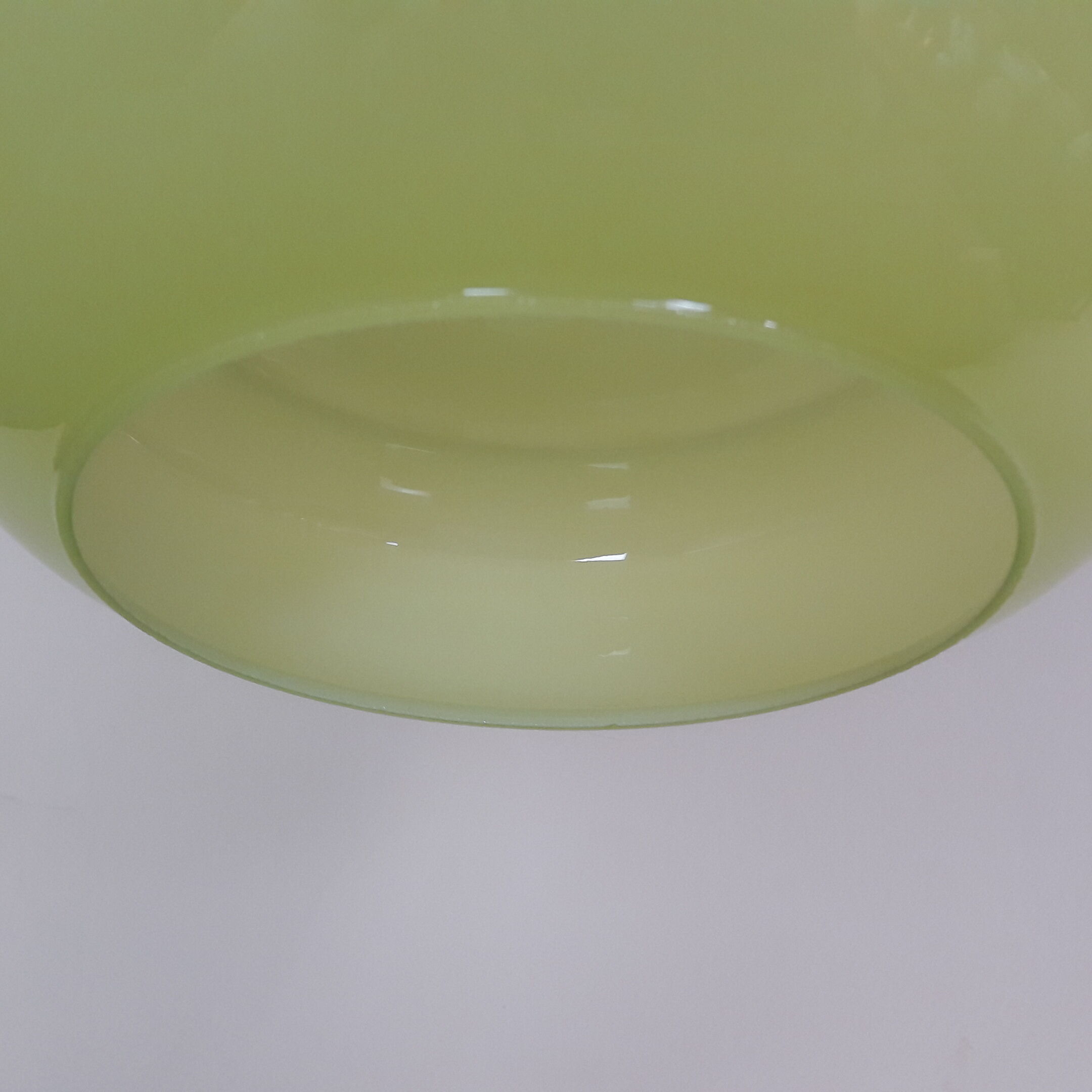 Mint green opaline suspension