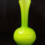 Vase verre opaline vert pomme