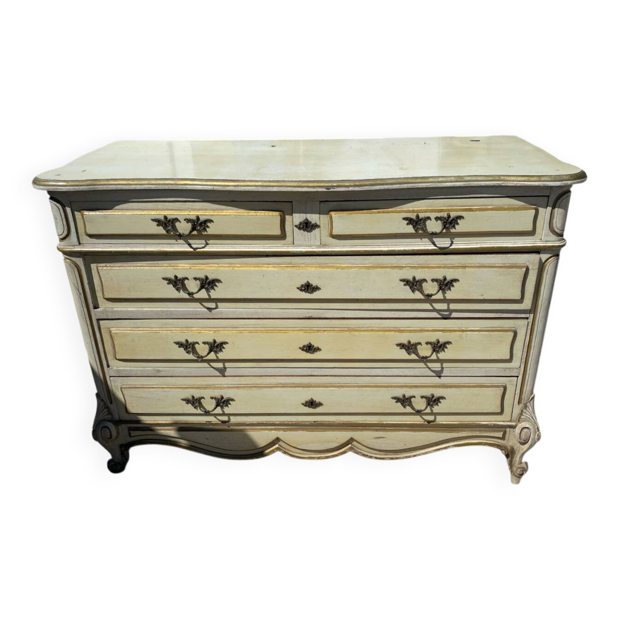 Antique chest of drawers