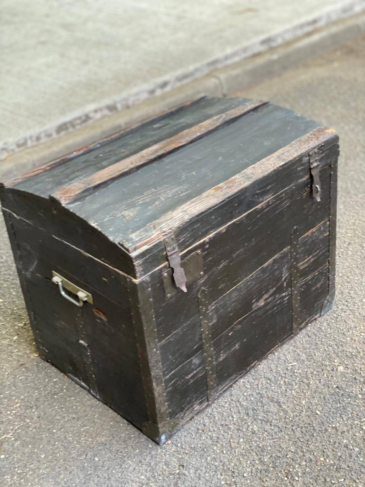 Malle bombée vintage en bois du XIXème