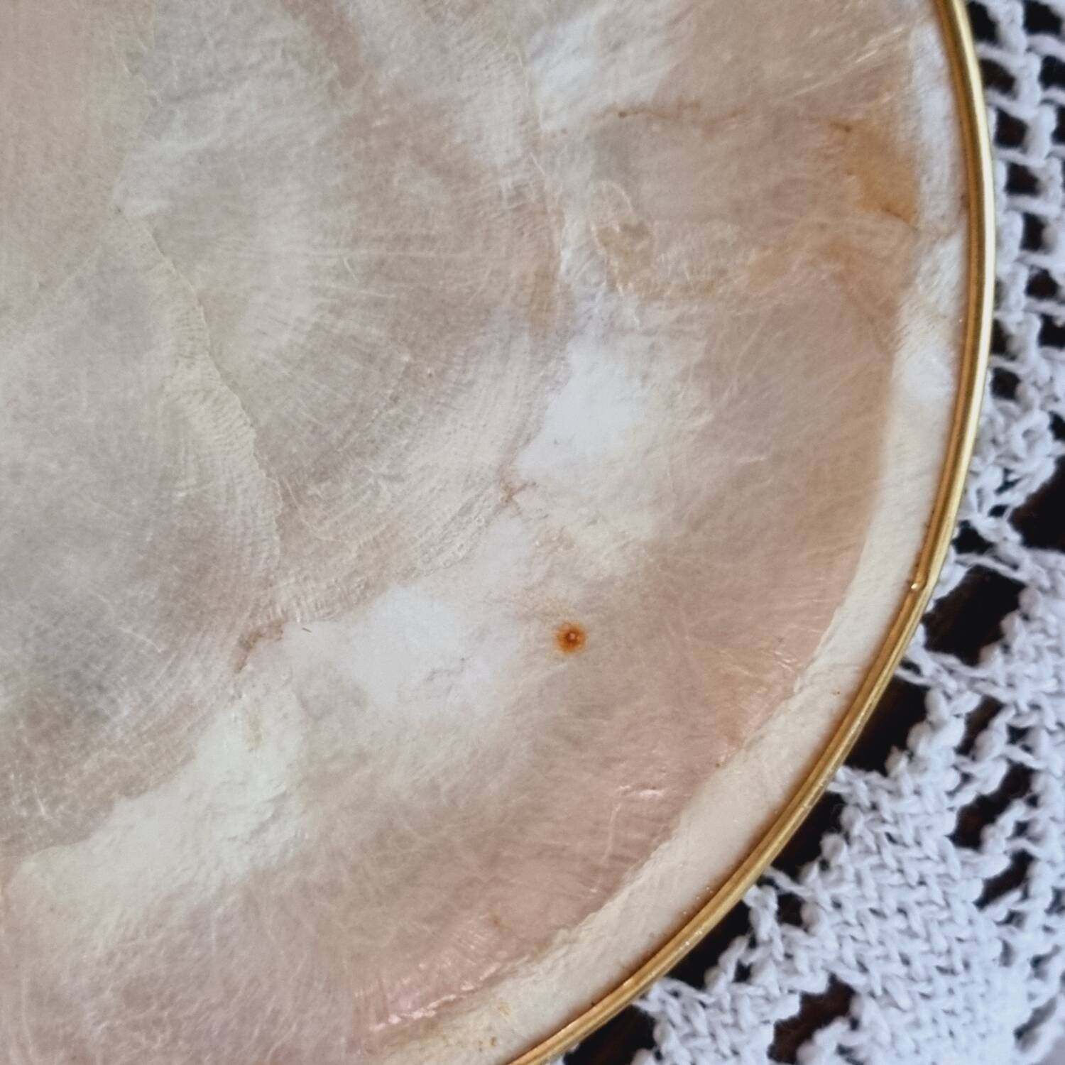 Mother-of-pearl pocket tray