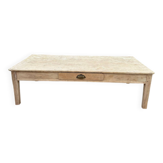 Coffee table with two drawers