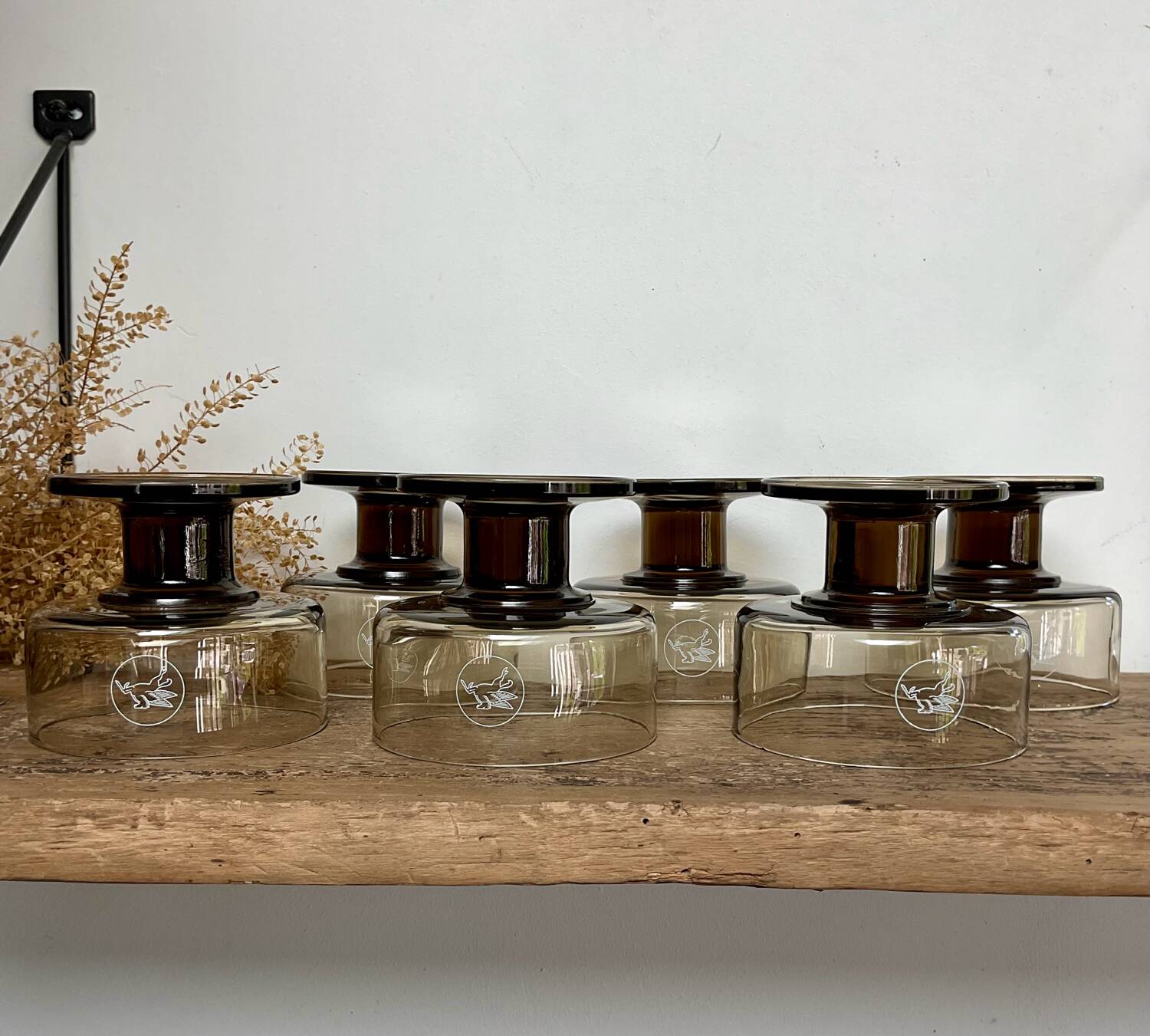 6 “Mobil” smoked foot cups