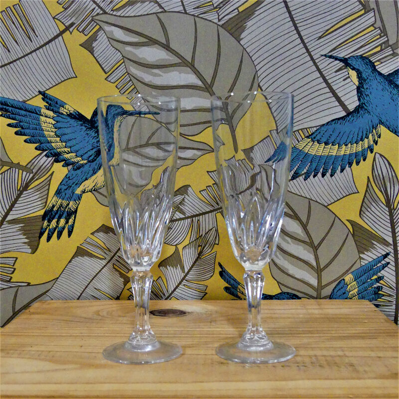 Four vintage champagne flutes 70s Luminarc