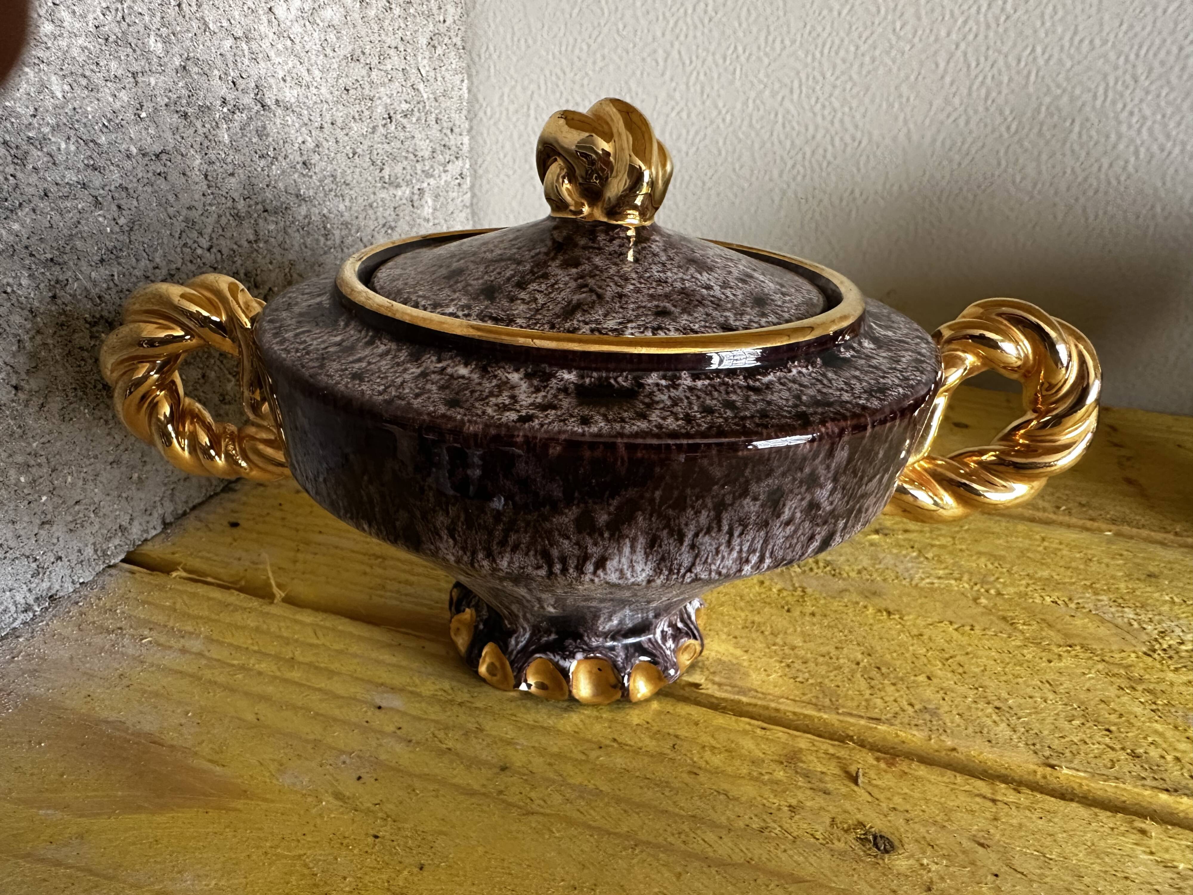 Vallauris ceramic sugar bowl, burgundy and gilded, by Marius Giuge