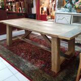 Farm table