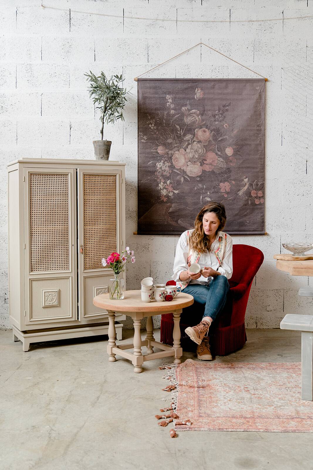 Burgundy toad armchair