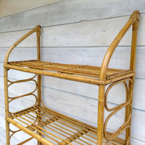 Shelf rattan