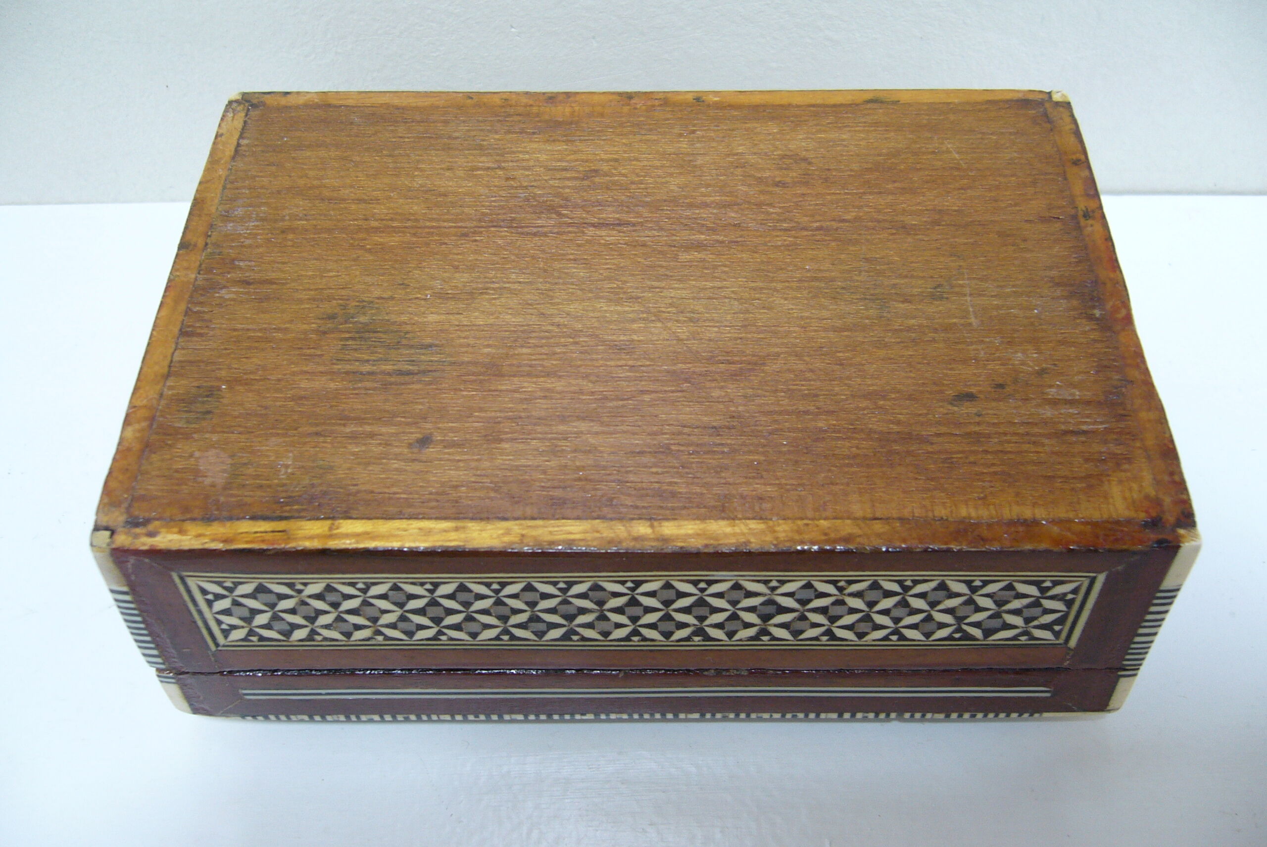 Oriental-style mother-of-pearl wooden box