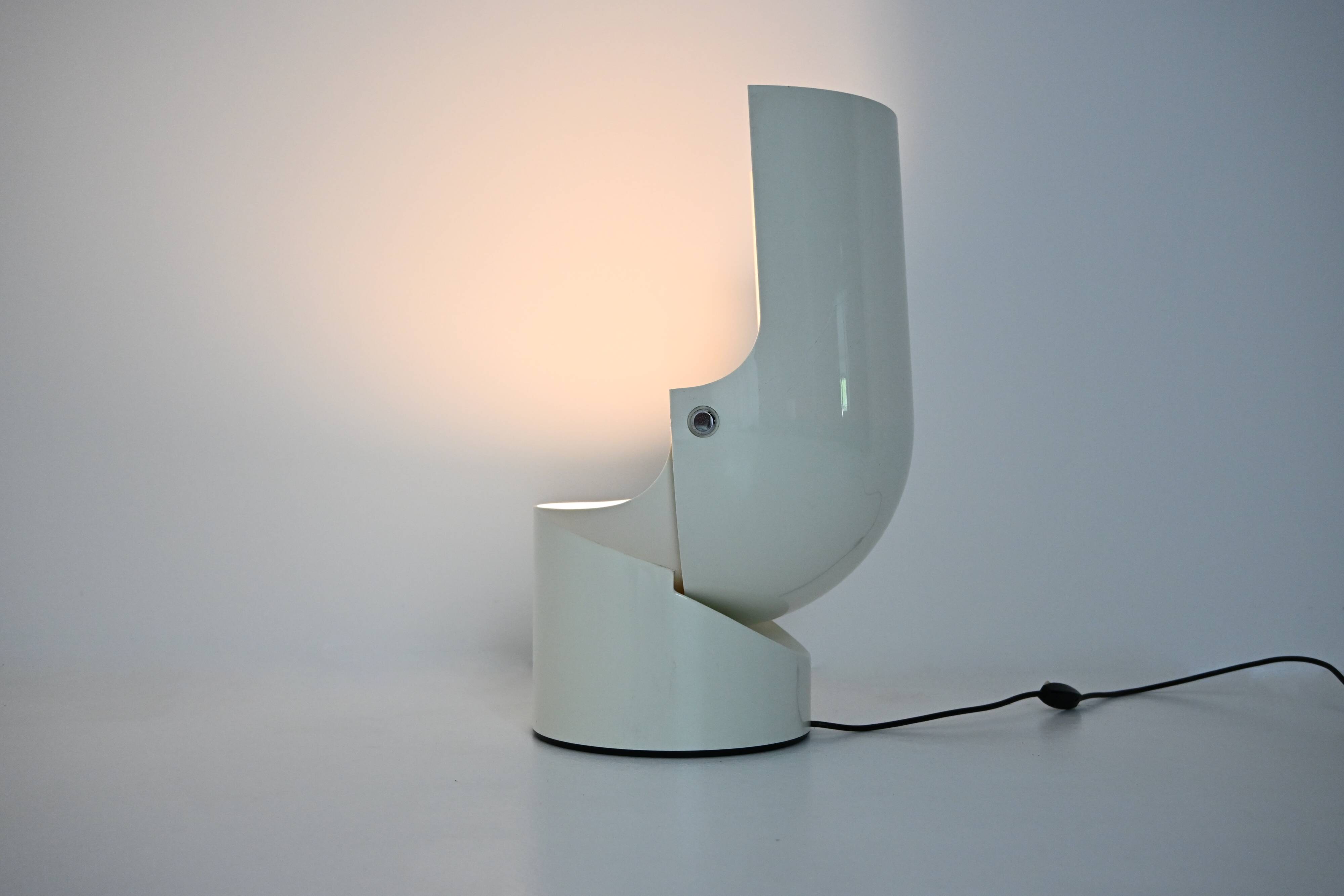 “Pileo Mezzo” table lamp by Gae Aulenti for Artemide, 1970s