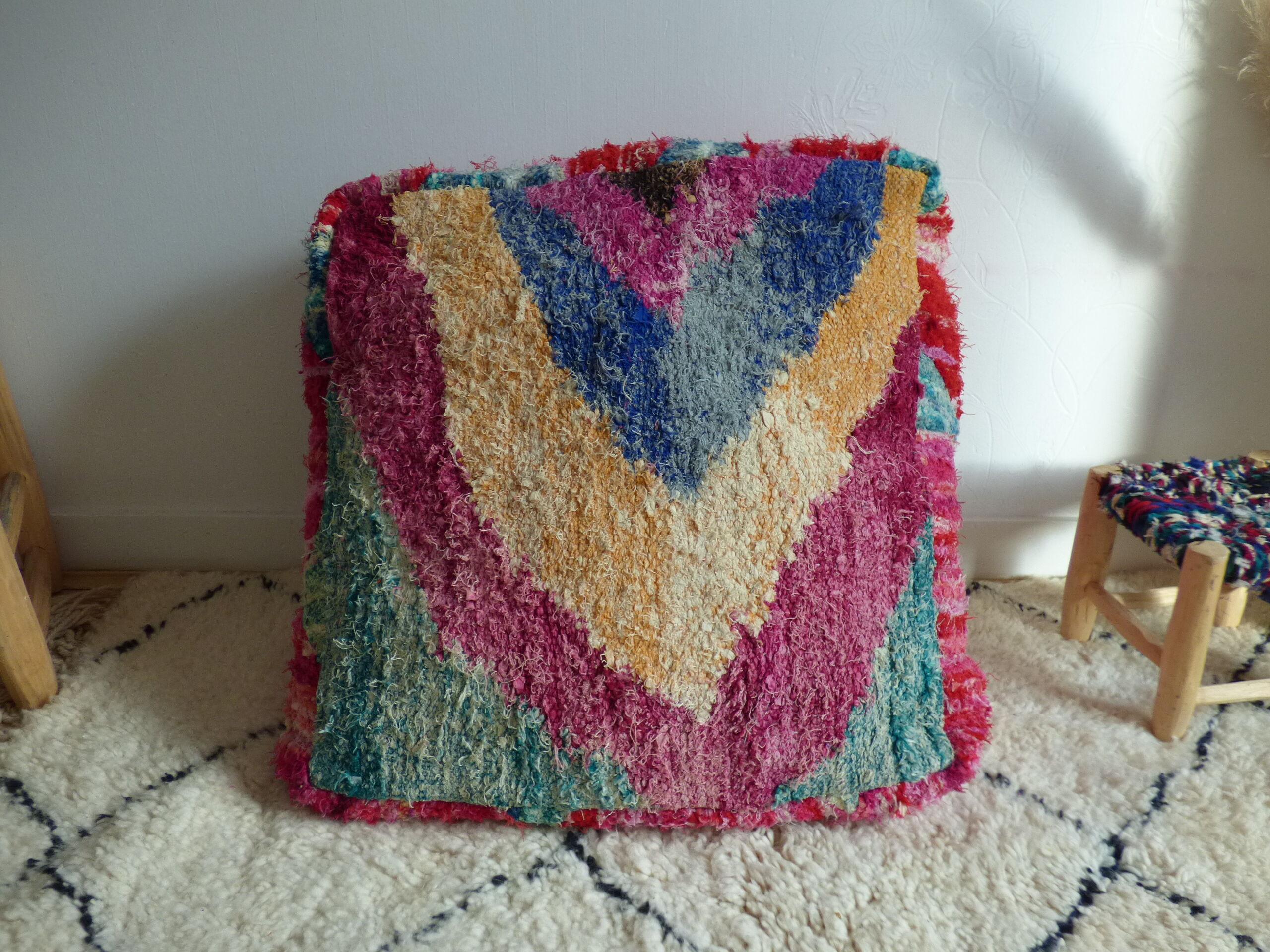 Pouf berbère bouchérouite tissé à la main
