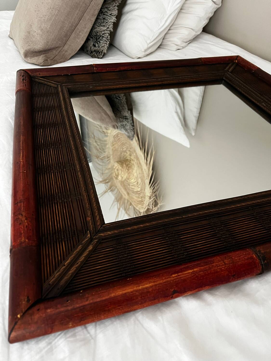 70×70 colonial style wall mirror – natural rattan frame, very good condition