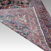Antique Iranian oriental rug Bakhtiar Faradombeh: 3.37 X 2.13 meters. Early 20th century circa 1920/30