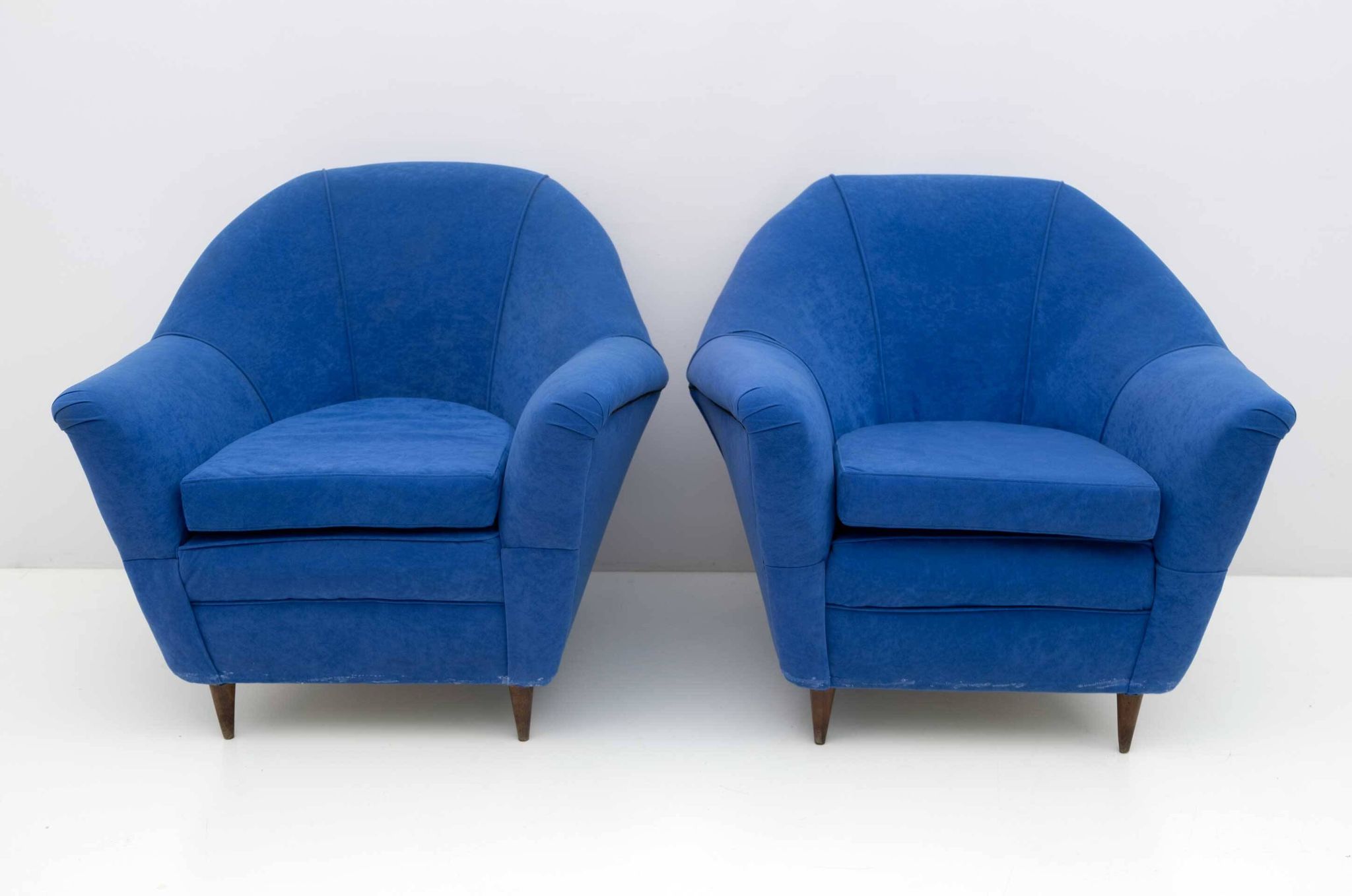 Pair of Ico Parisi MidCentury Modern Italian Armchairs for Ariberto Colombo