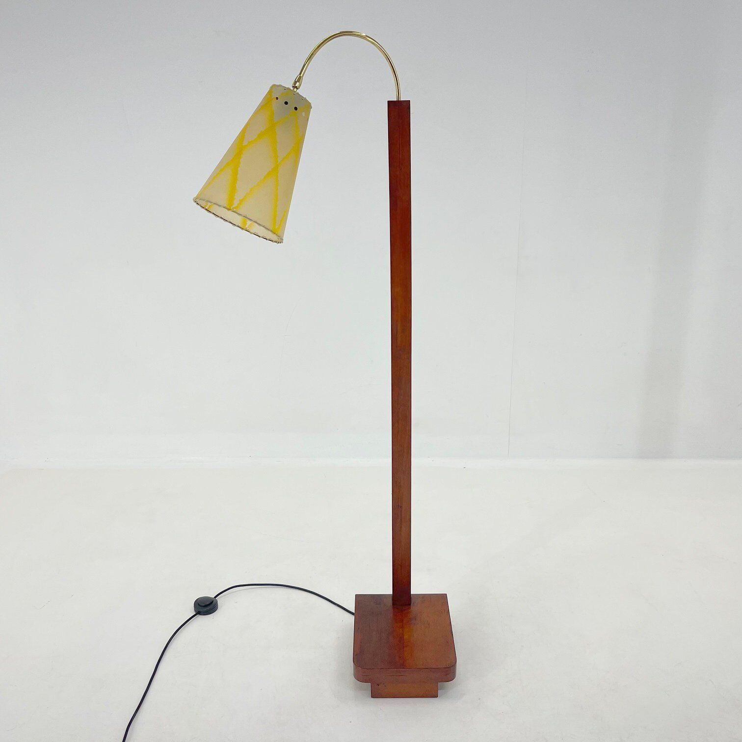 Lampadaire en bois et laiton des années 1950, Allemagne
