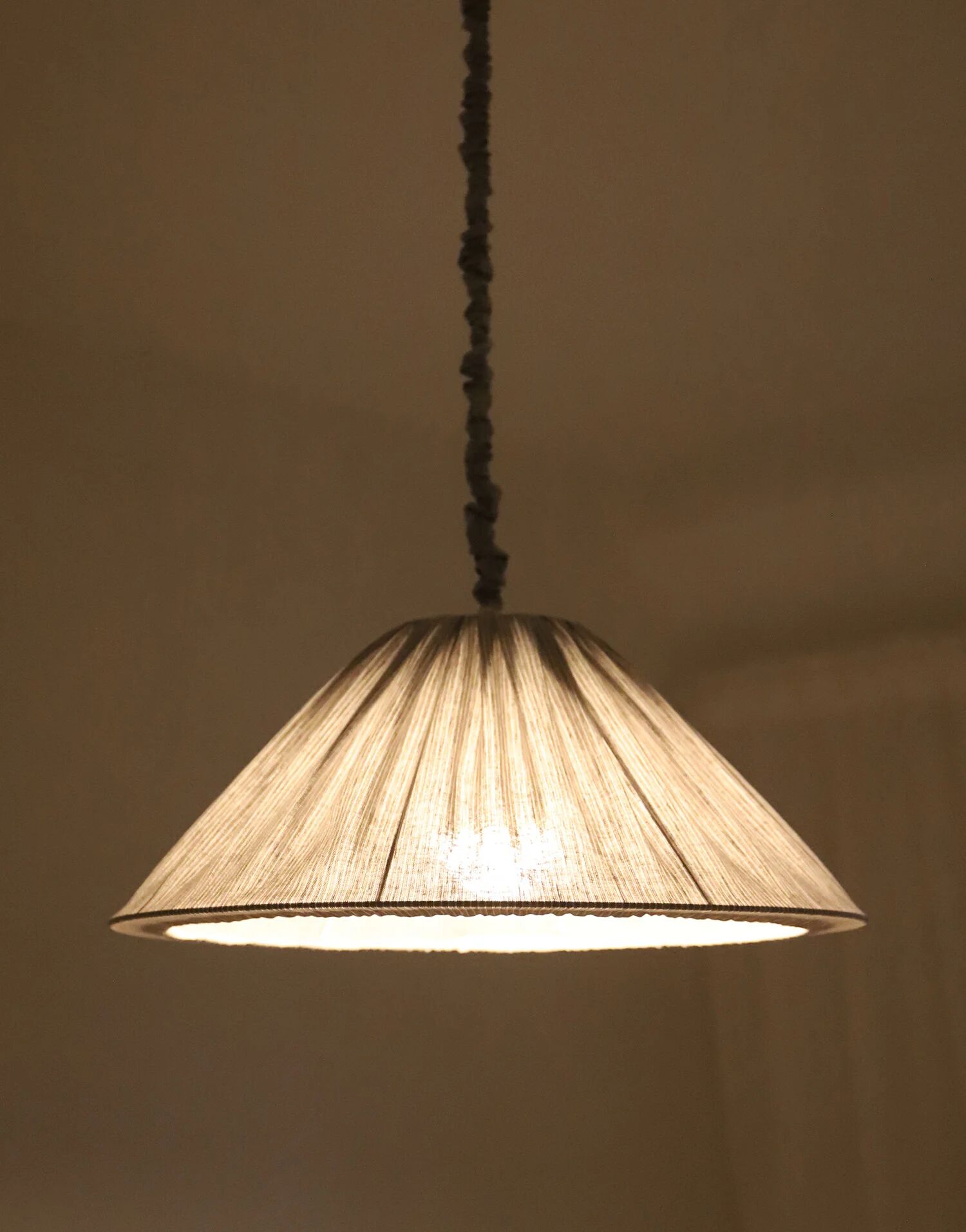Suspension en lin et coton plissé "Malala" fines rayures classic grey
