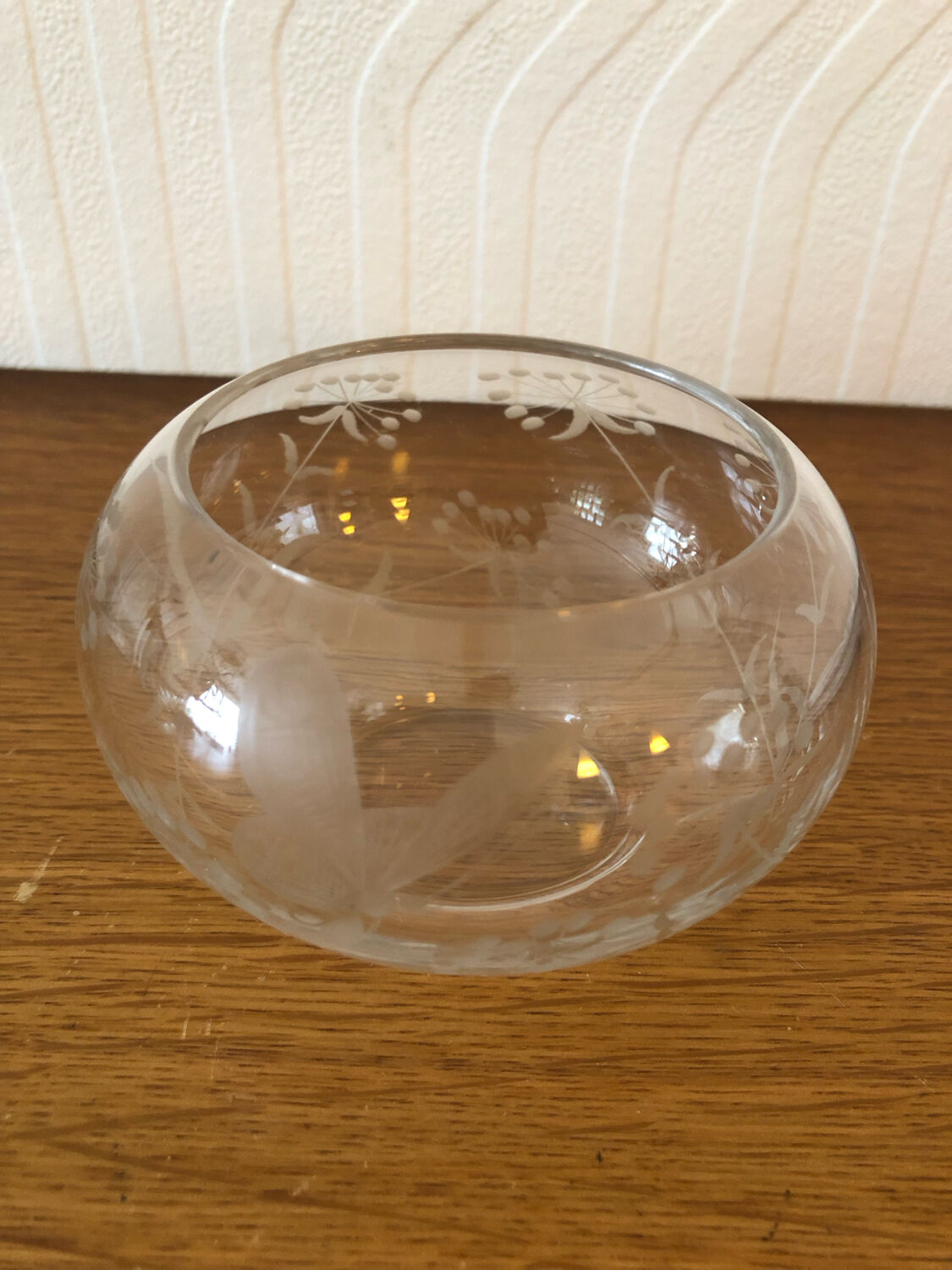 Glass cup chiseled decoration butterflies and flowers