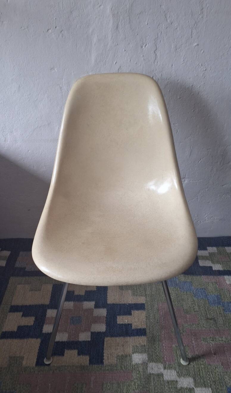 Early DSX fiberglass chair by Charles & Ray Eames for Herman Miller, 1950s