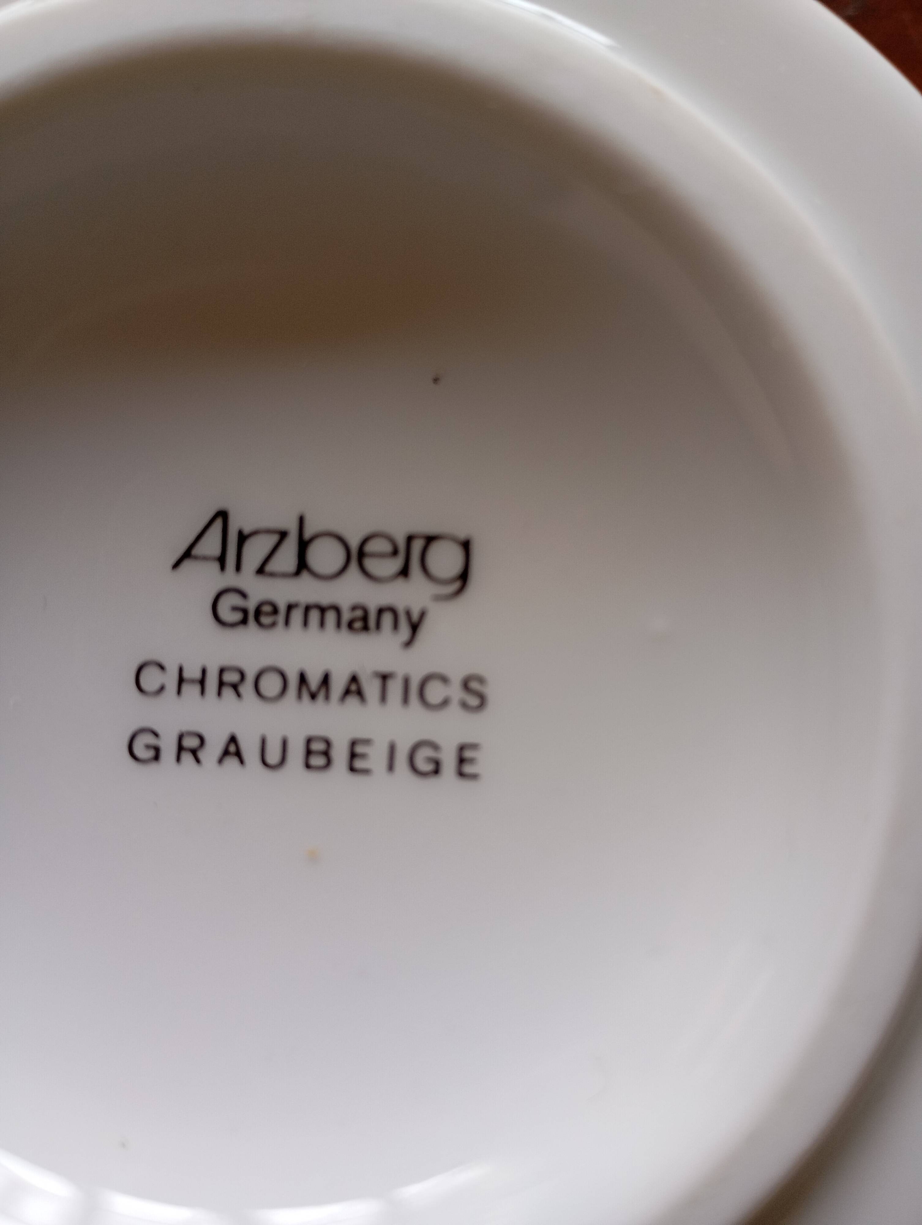 Arzberg Chromatics Graubeige milk jug (Gerald Gulotta)