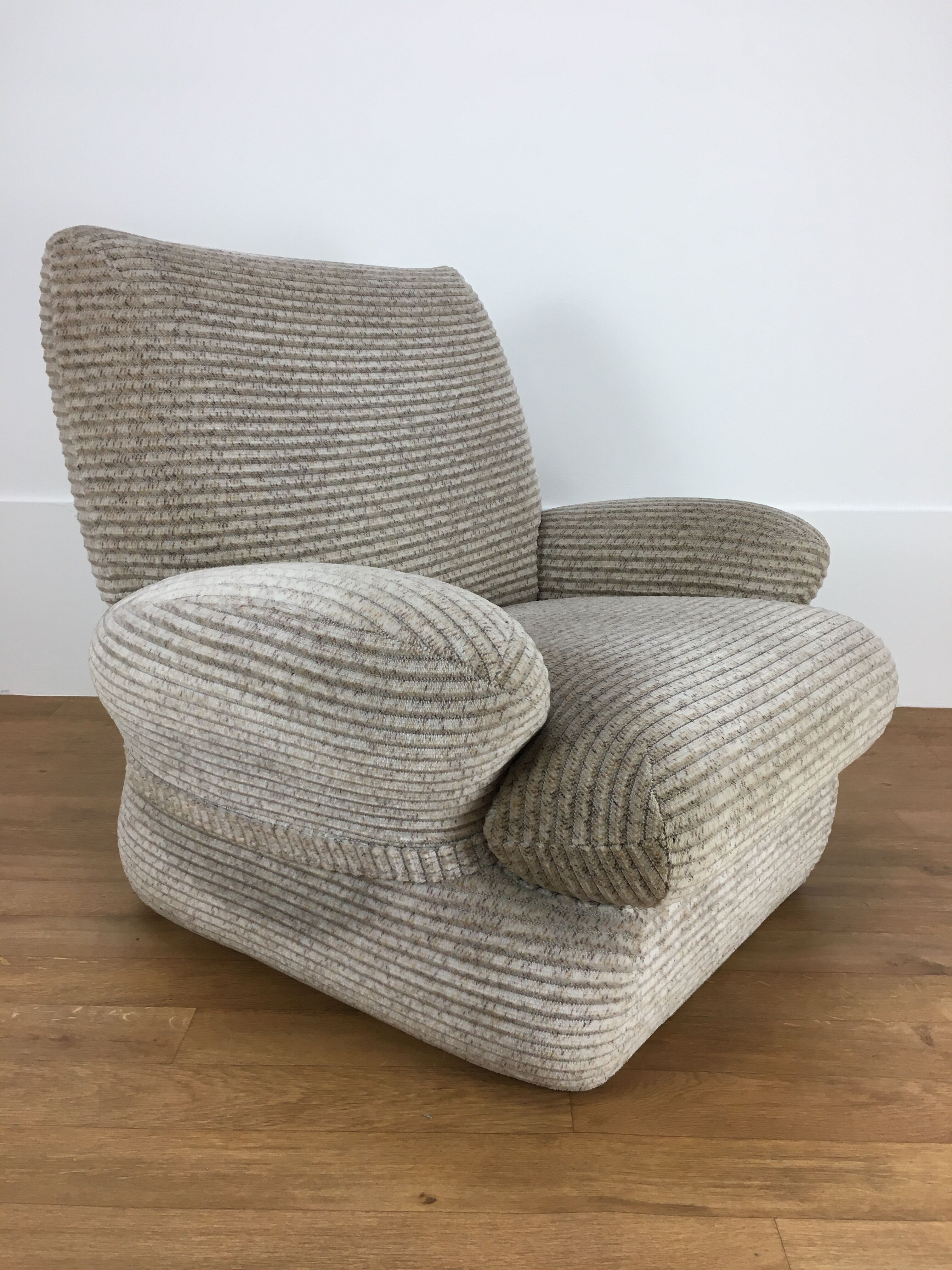 Space age 70's armrests and velvet