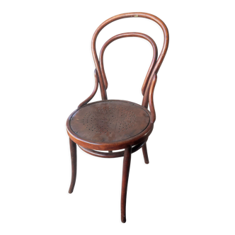 Curved wood bistro chair