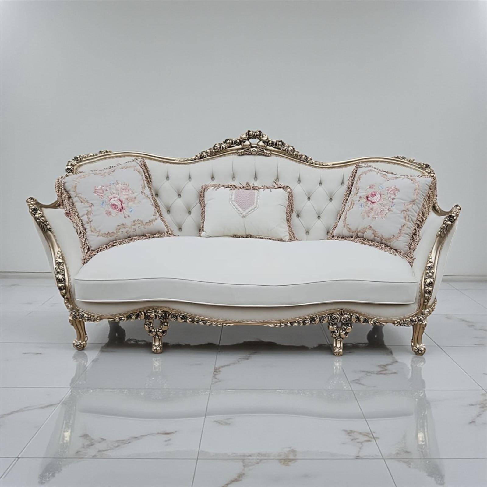 Louis XV salon in white and gold with tufting - Handmade in beech wood.
