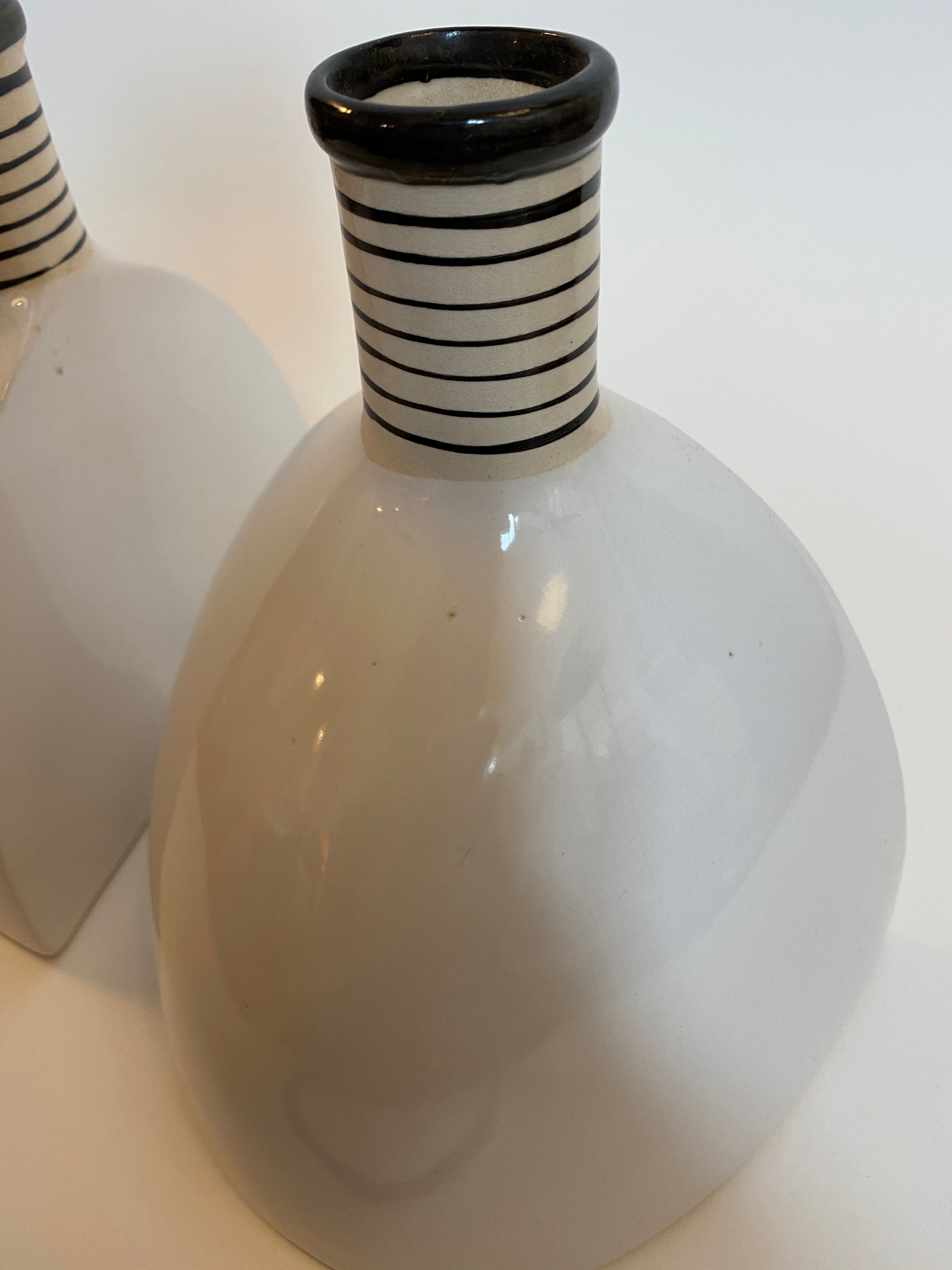 Duo ceramic vases