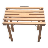 Petit banc pliant en bois