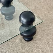 Coffee table in glass and mango wood