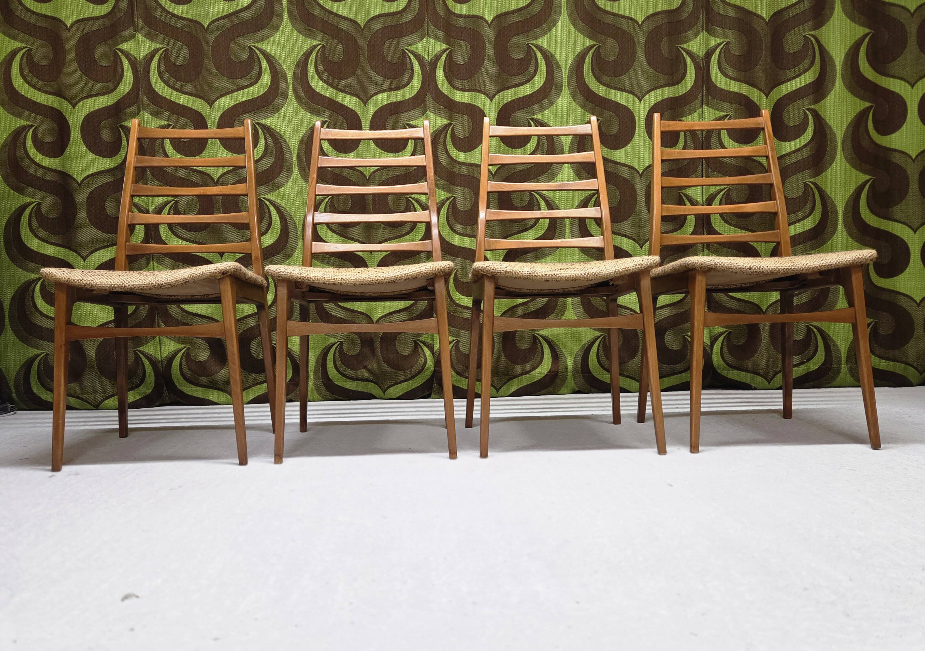 Lot of 4 Scandinavian chairs from the 1970s.