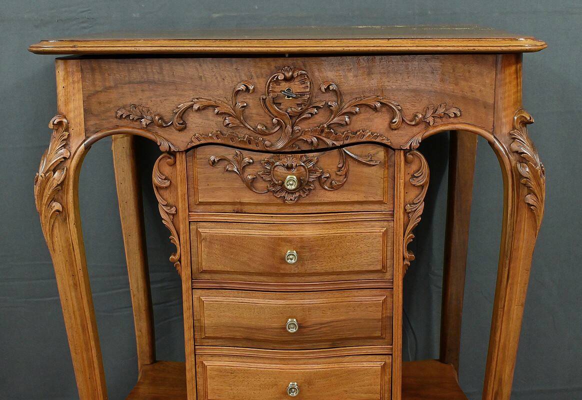 Walnut Coffee Table, Louis XV Style – Early 20th Century