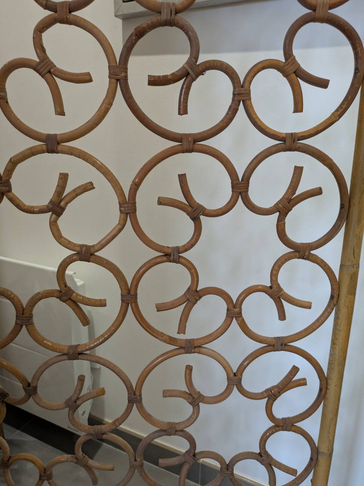 Vintage screen vs bohemian