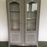 Showcase two doors