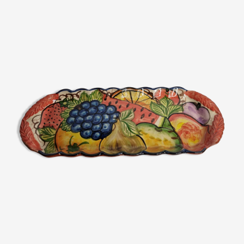 Plat de présentation en céramique émaillée à décor de fruits, Portugal, 42 cm