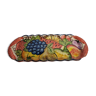 Plat de présentation en céramique émaillée à décor de fruits, Portugal, 42 cm