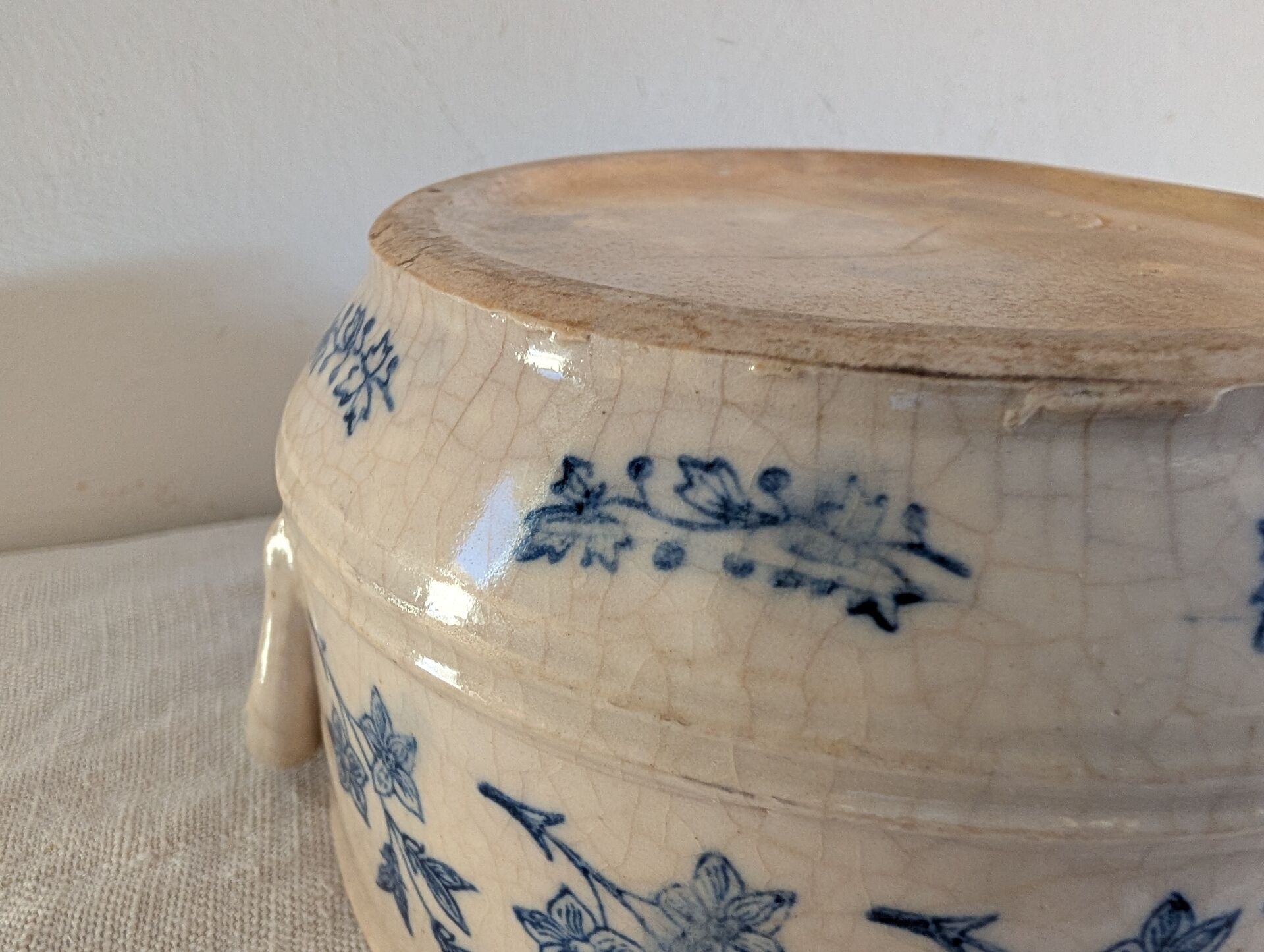 Cache-pot , vide poche en faïence vers 1900