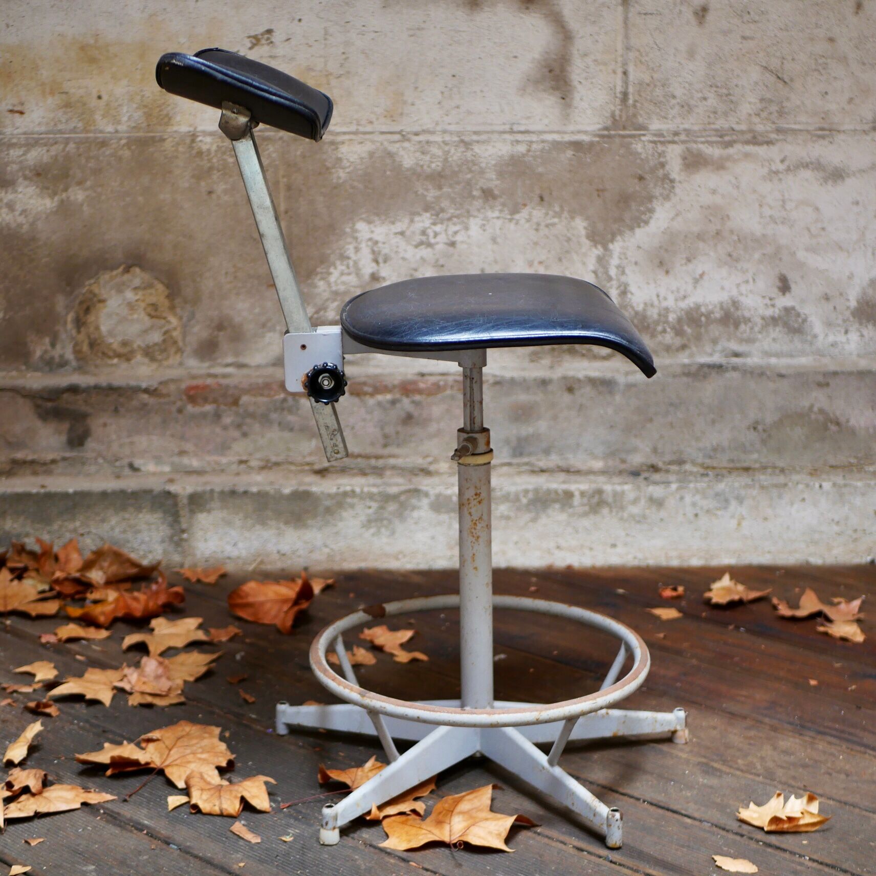 Industrial swivel chair