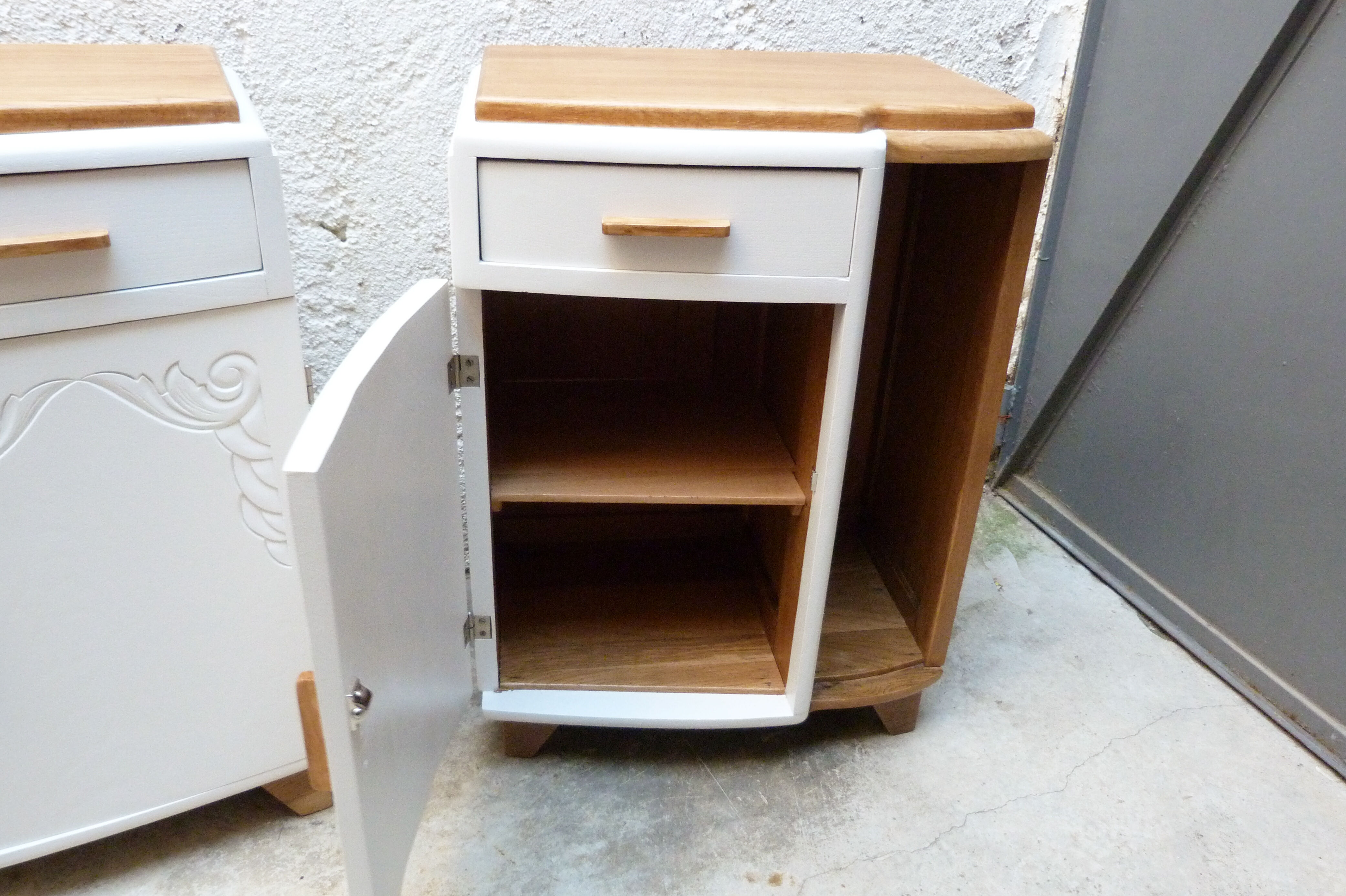 Pair white art deco bedsides