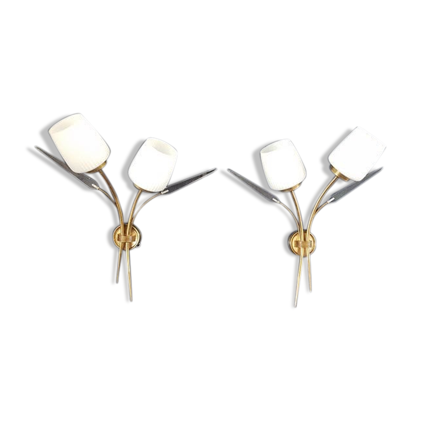 Lot of 2 brass wall lamps and chiseled glass