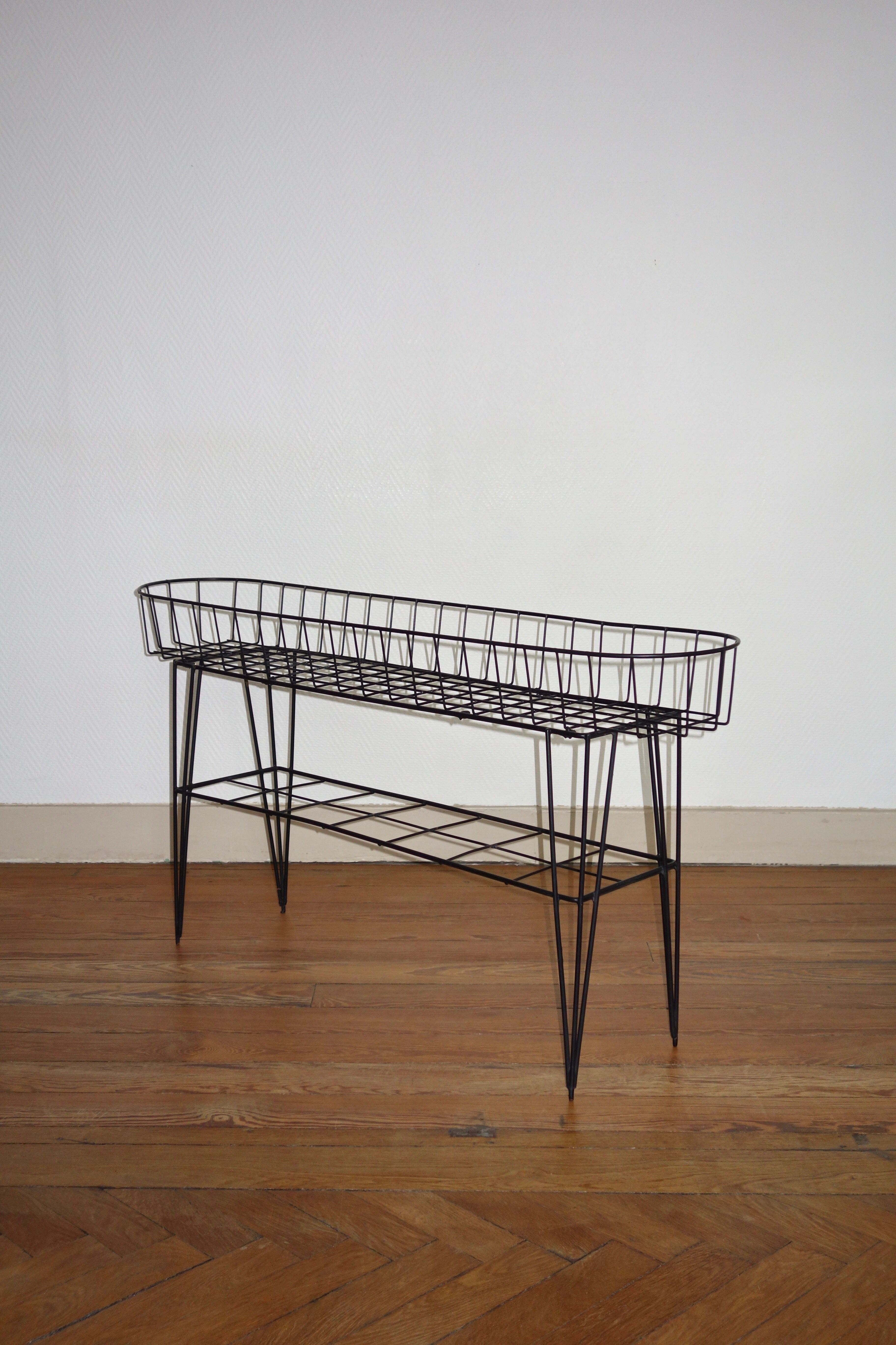 The 1950s metal planter