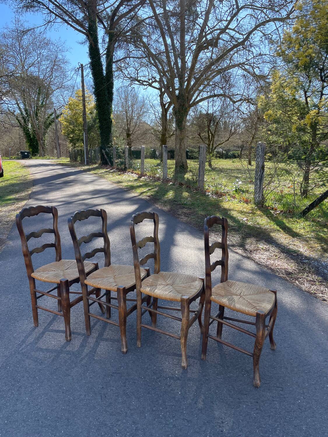4 chaises paillées de campagne en bois