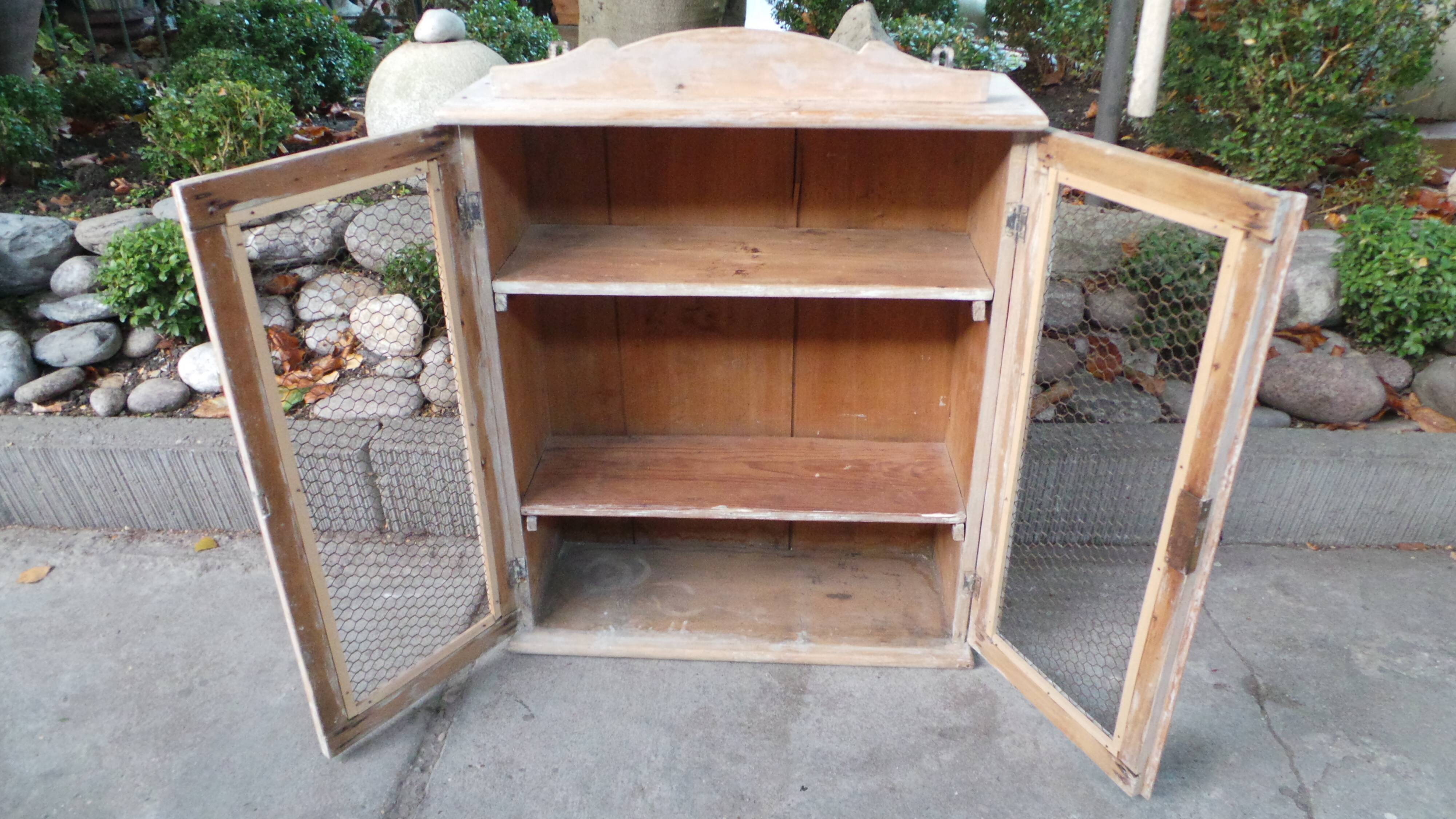 Screened medicine cabinet
