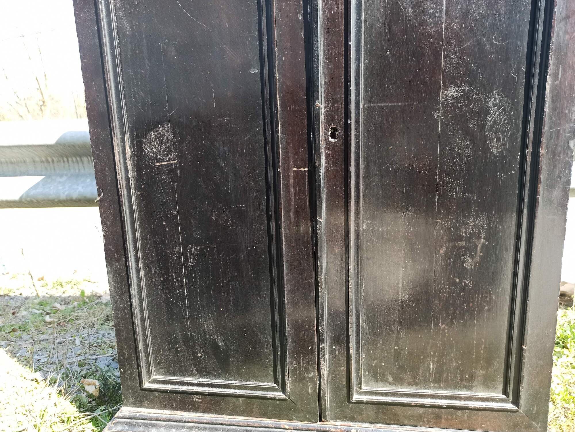 Sideboard 2 doors 1 drawers in blackened wooden support height